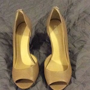 NWOT Michael kors pump